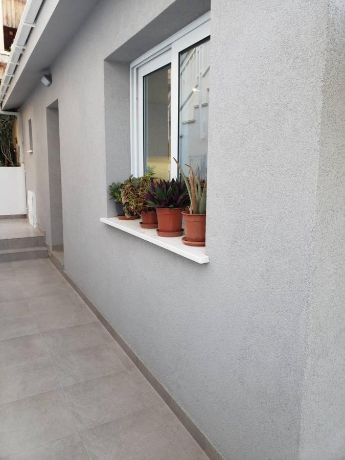 Modern & Cozy Studio W/ Backyard Near City Center Лимасол Экстерьер фото