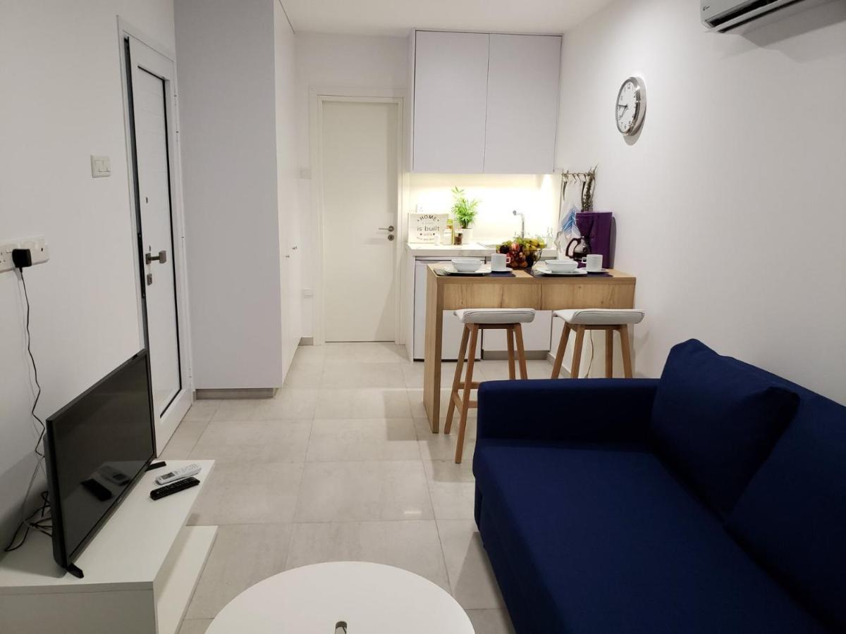 Modern & Cozy Studio W/ Backyard Near City Center Лимасол Экстерьер фото